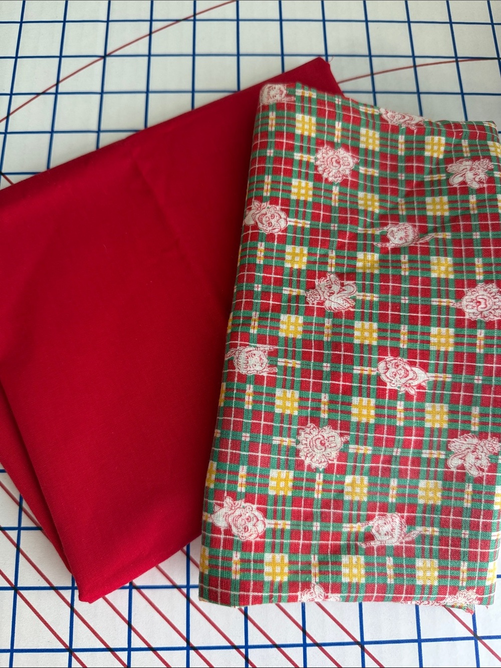 Vintage Feed Sack Style Floral Plaid Fabric + Red Cotton Lot - Picture 2 of 16
